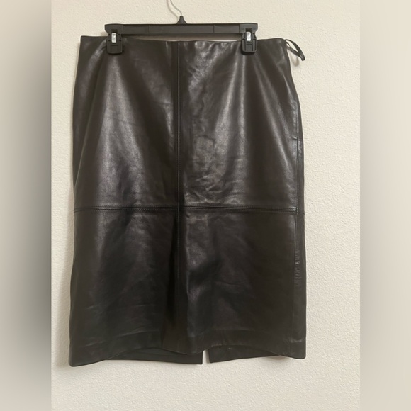 TALBOTS Black Luxe Genuine Leather Pencil Skirt Size 8 EUC (Worn Once) - Picture 2 of 9